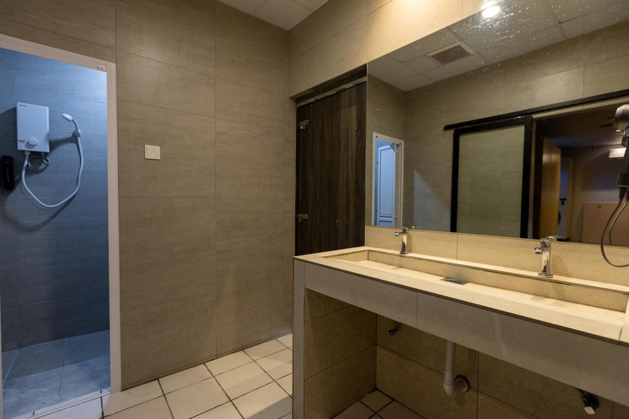 Resthub Hotel kapsul Georgetown